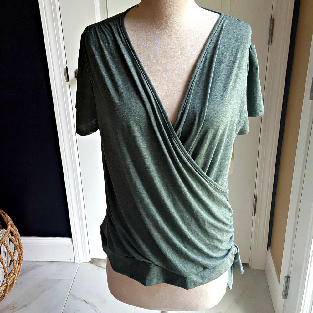 NWT! COLETTE SOFT KNIT Surplus TOP SZ XL